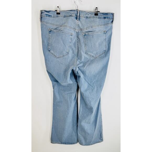 OLD NAVY Extra High Rise Flare Jeans Women's 20 24 Light Wash Blue Fits You New - Picture 3 of 10